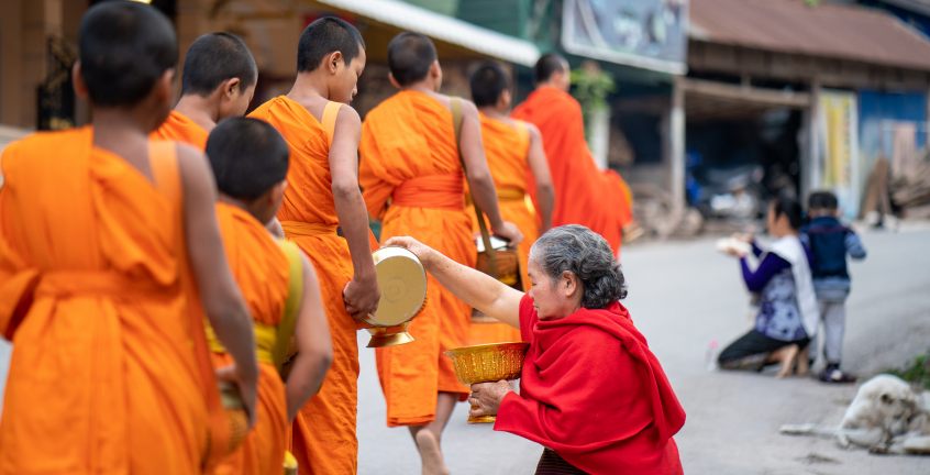 Morning Alms-Giving (2hrs tours)